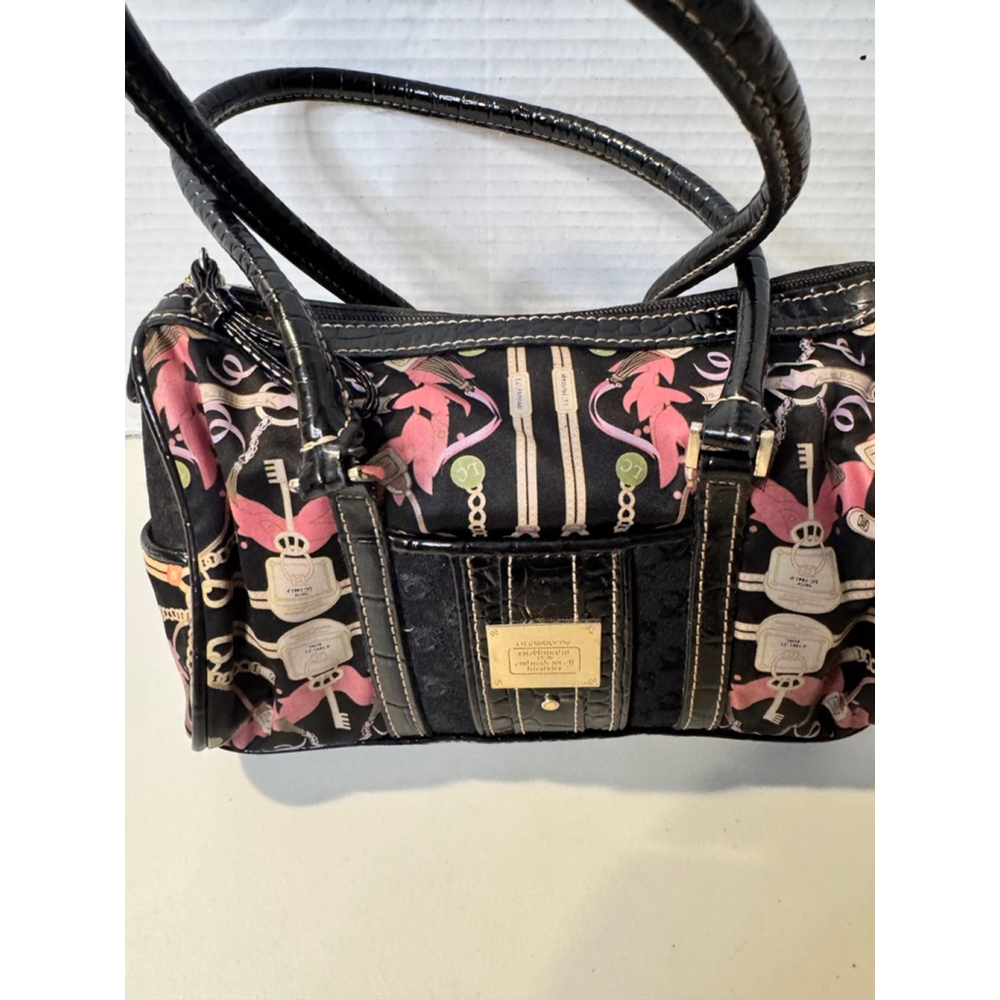 Liz Claiborne Black and White Handback